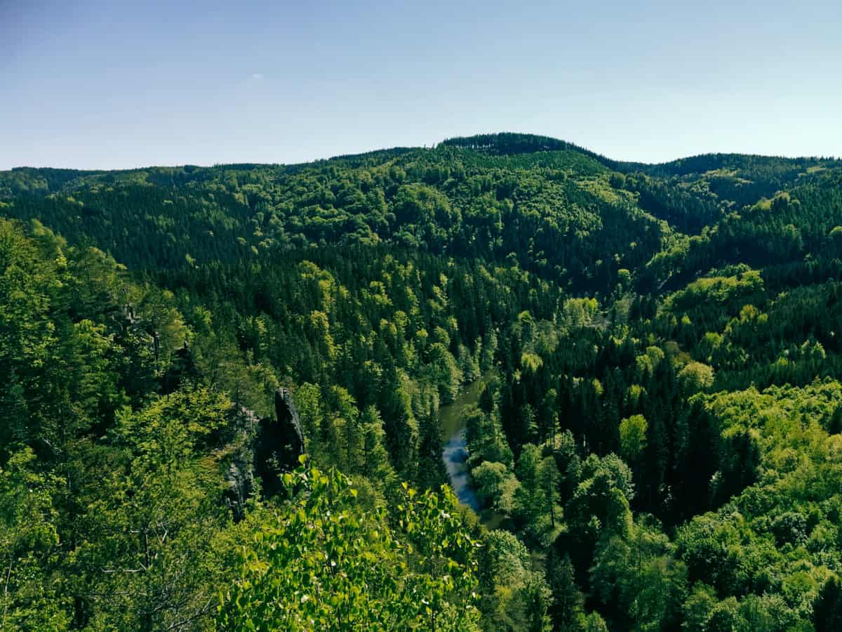 Jeskynní vyhlídka u Svatošských skal - výhled na meandr Ohře