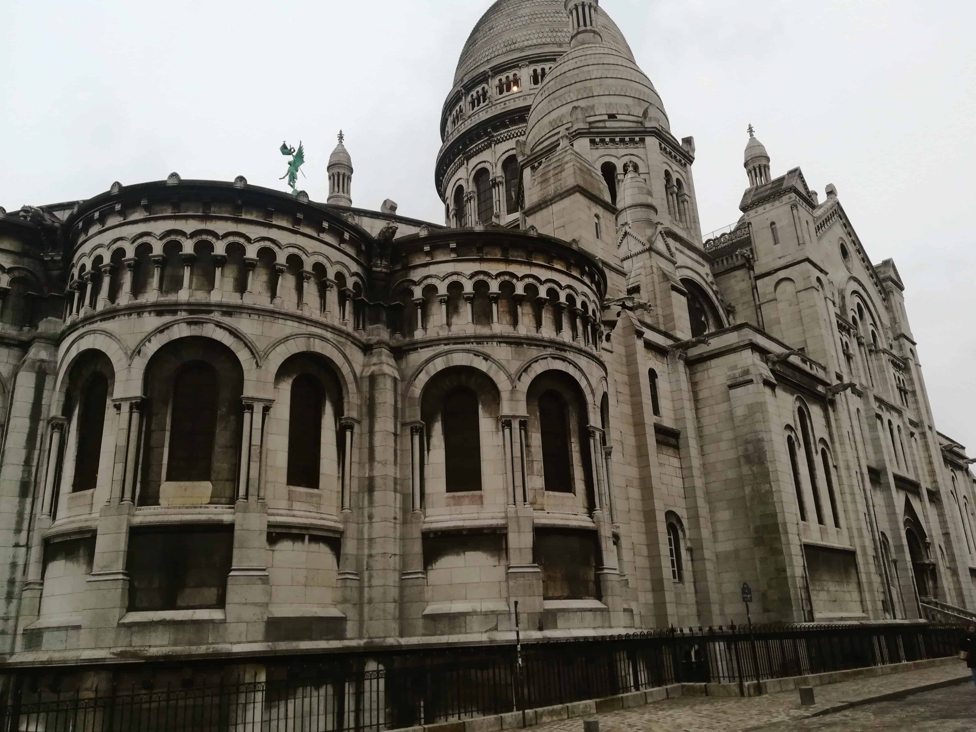 Bazilika Sacré Coeur na Montmartre v Paříži