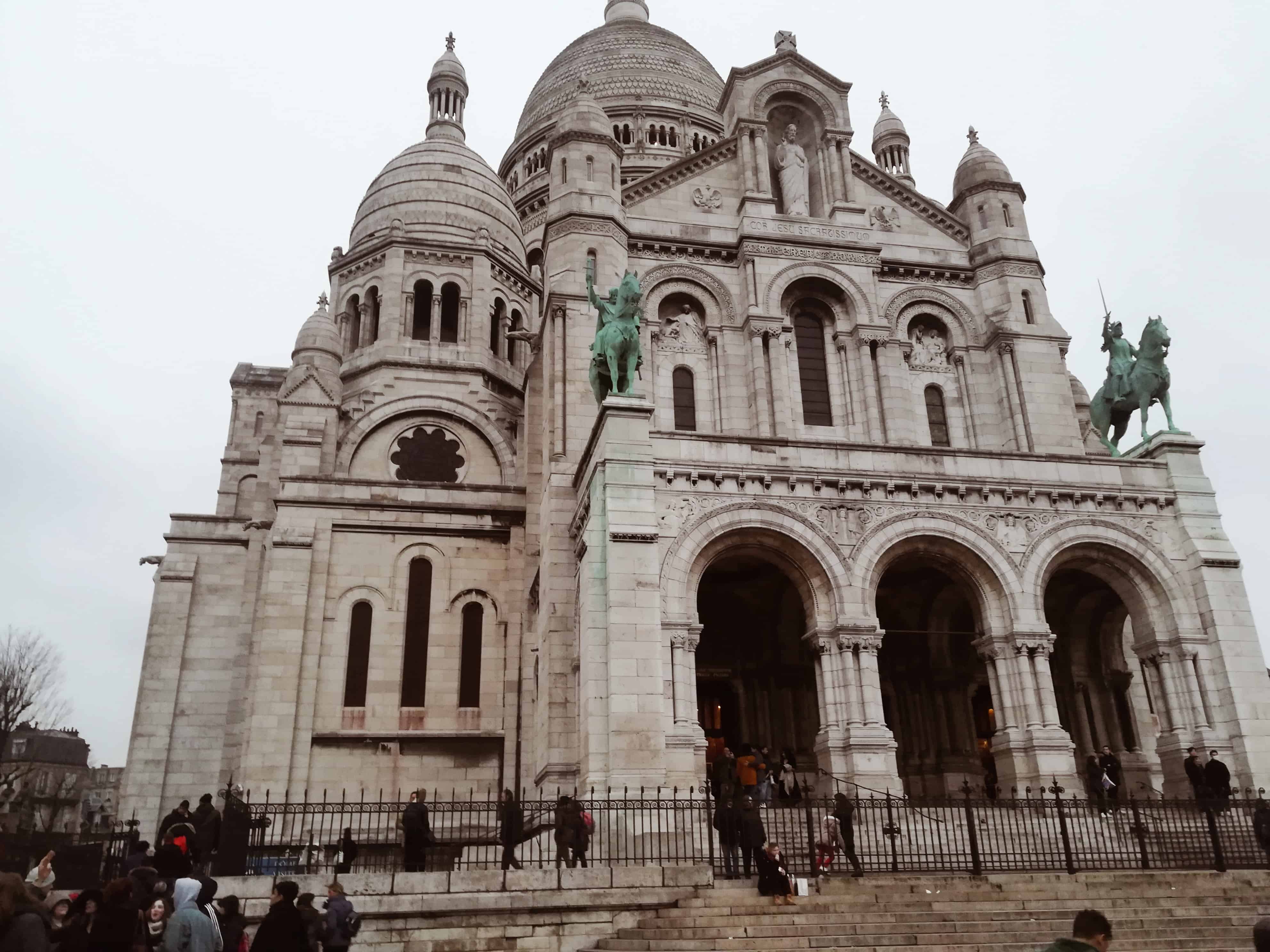 Bazilika Sacré Coeur na Montmartre v Paříži