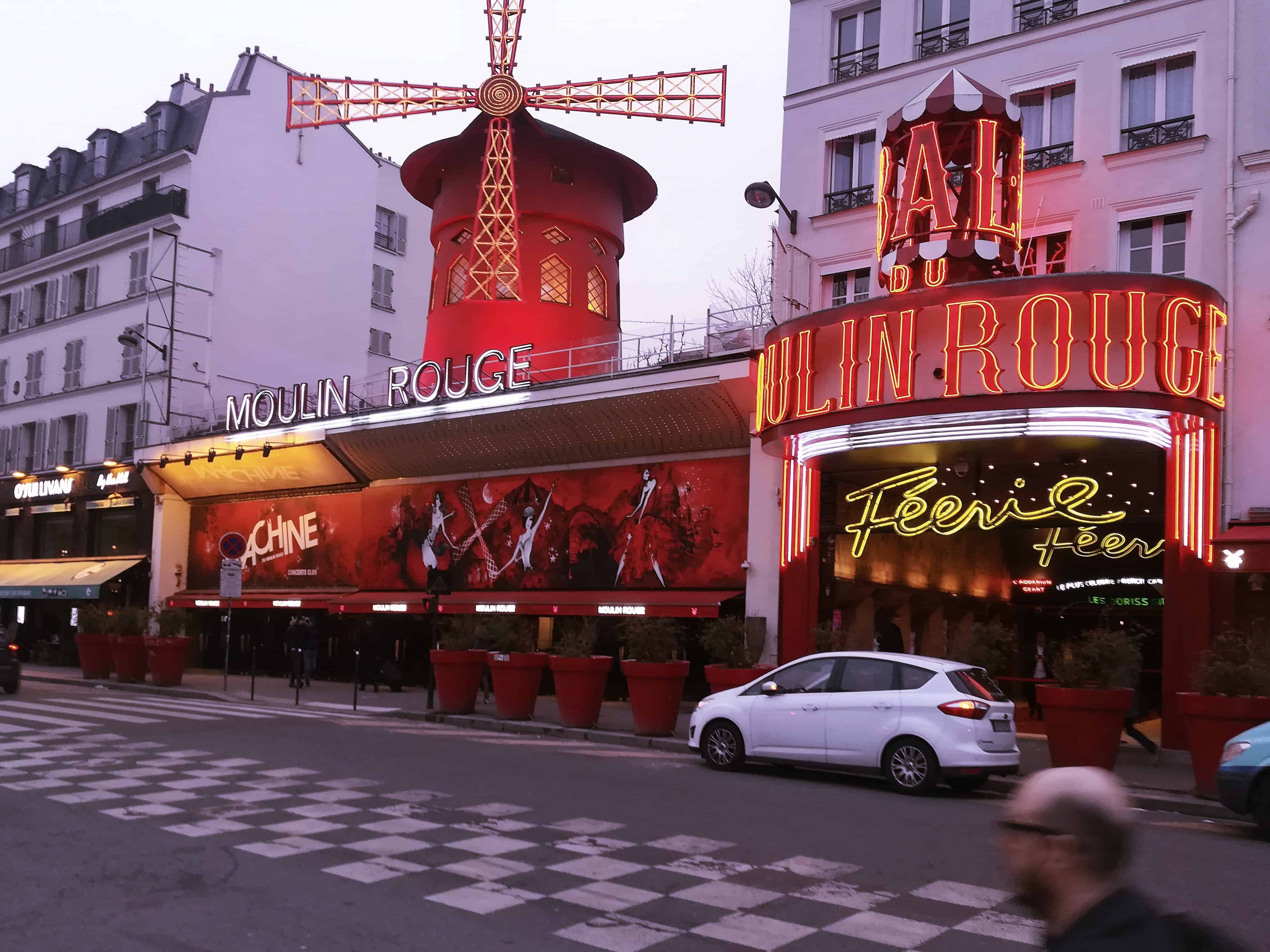 Kabaret Moulin Rouge v Paříži