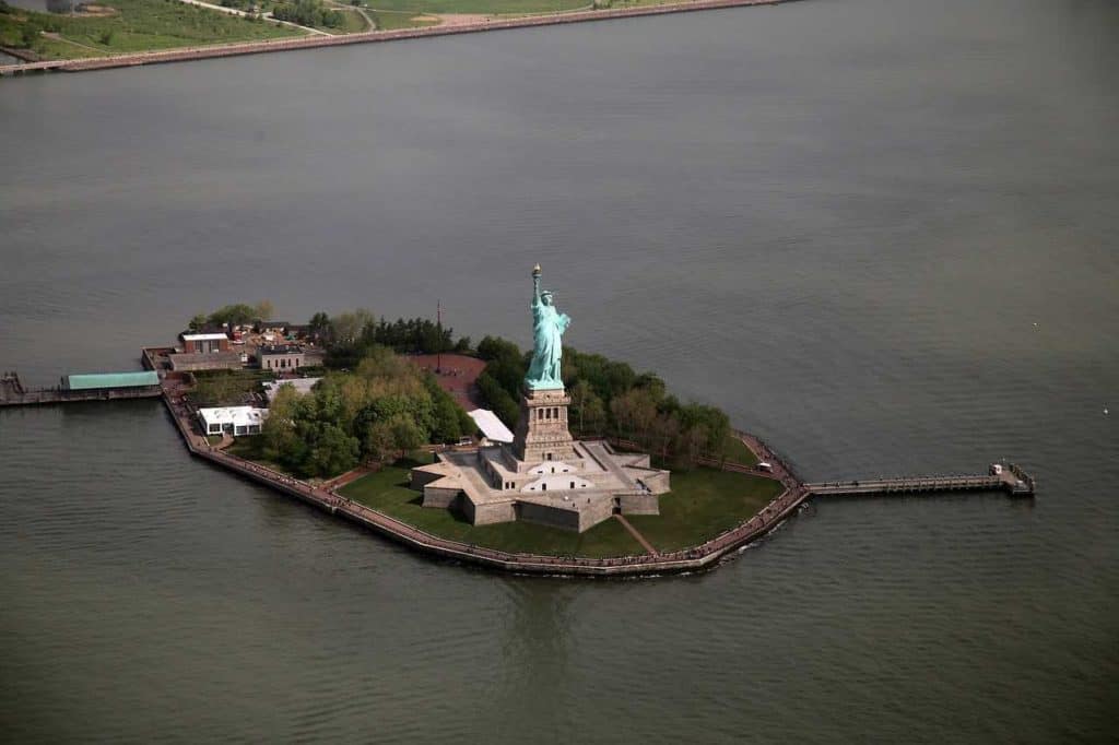 památky v New Yorku / Liberty Island a Statue of Liberty