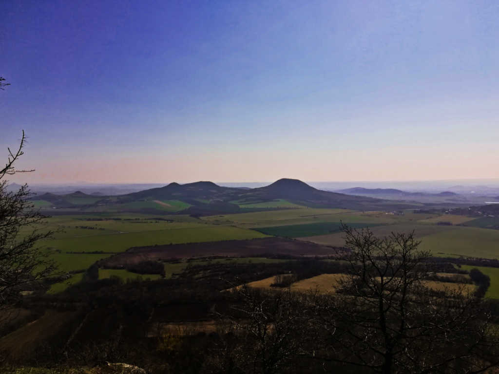 výhled z kopce Milá v Českém středohoří