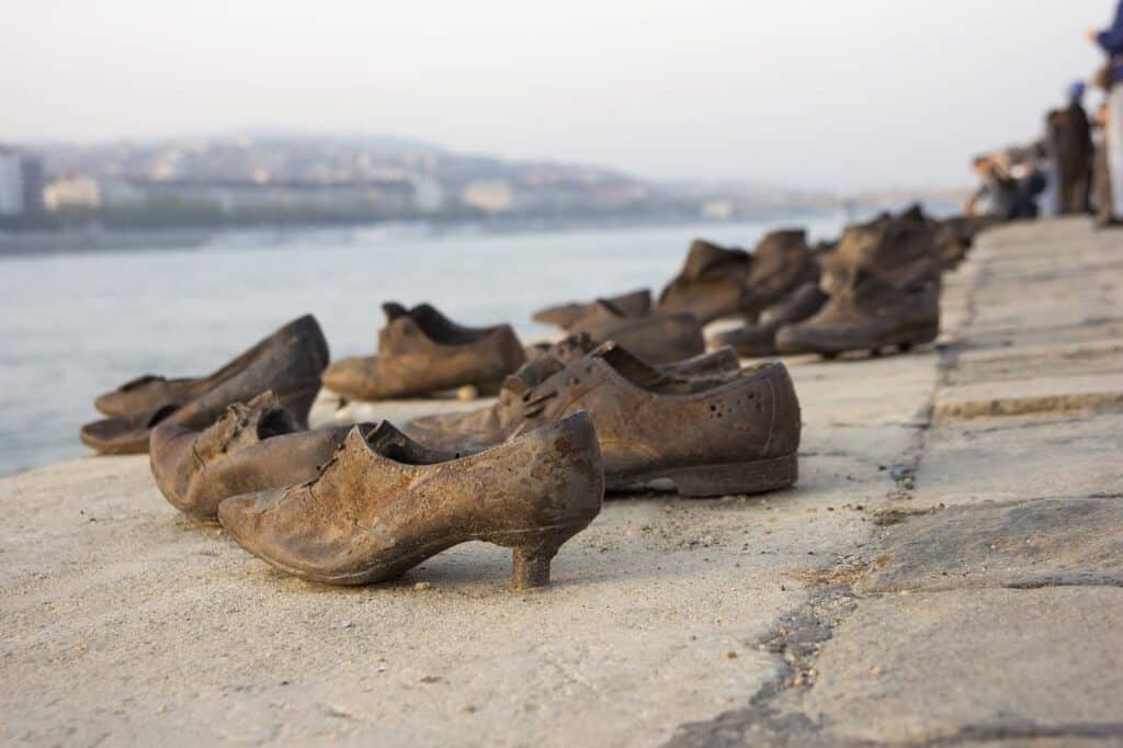 Schuhe am Donauufer / Sehenswertes in Budapest
