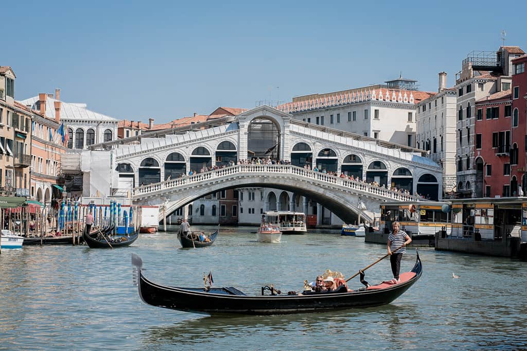 kam v Benátkách / památky v Benátkách / most Rialto 