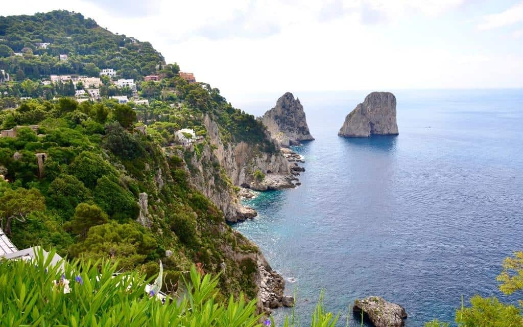 Where to go in Italy / Italy's most beautiful places / island of Capri  