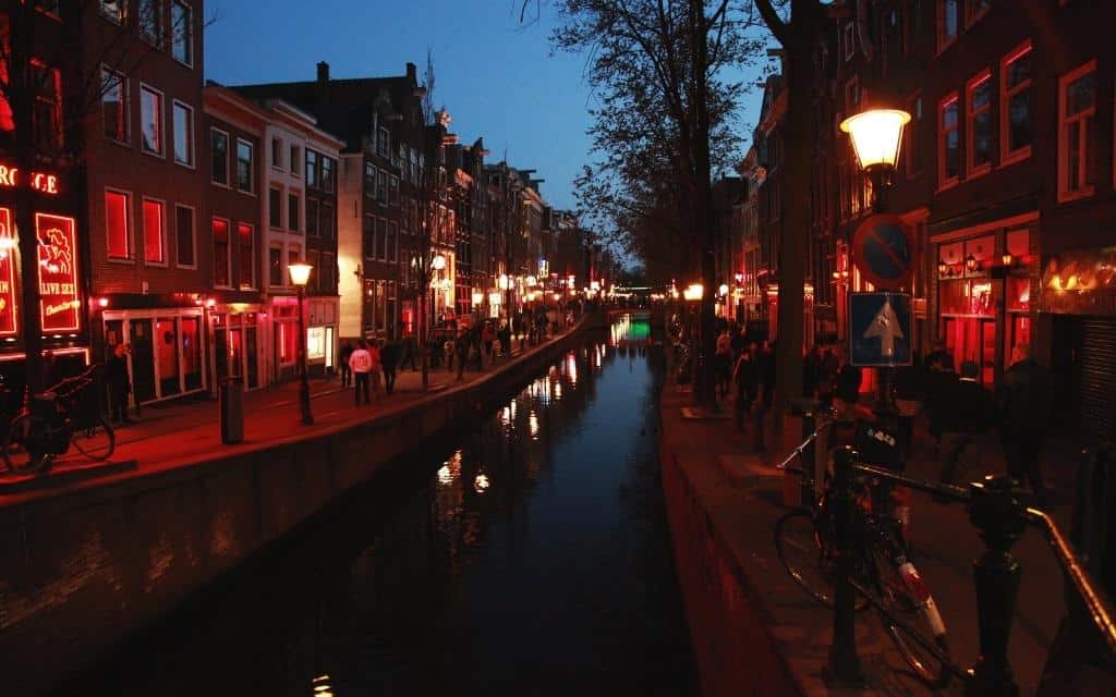 De Wallen Amsterdam / Red Light District Amsterdam / Čtvrť červených luceren