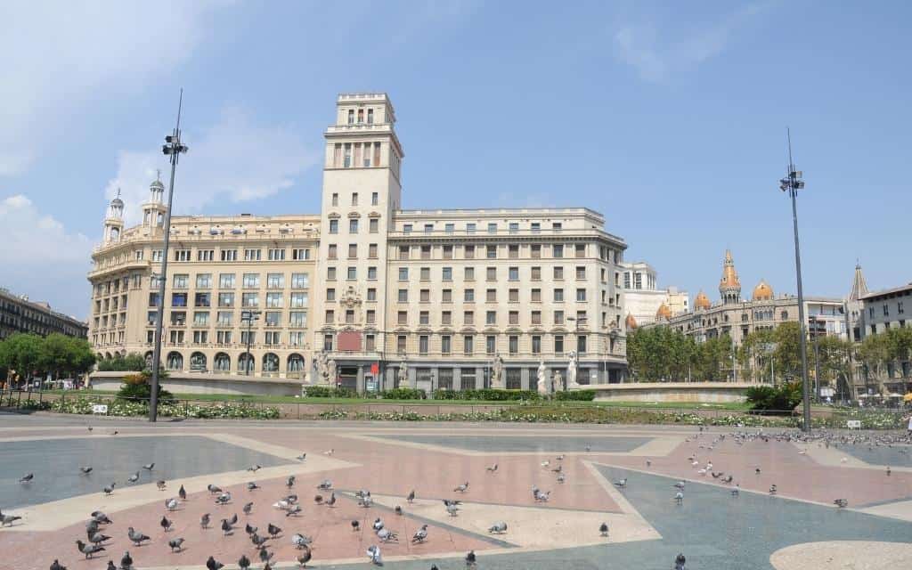 Barcelona in 3 days / what to see in Barcelona in 3 days / placa de catalunya