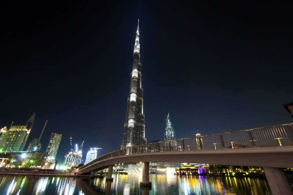 Burj Khalifa Dubaj v noci