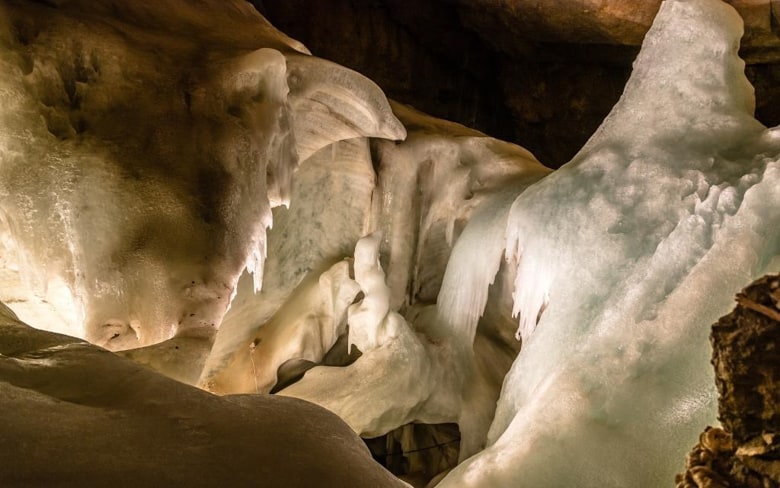 Giant ice cave Dachstein Krippenstein