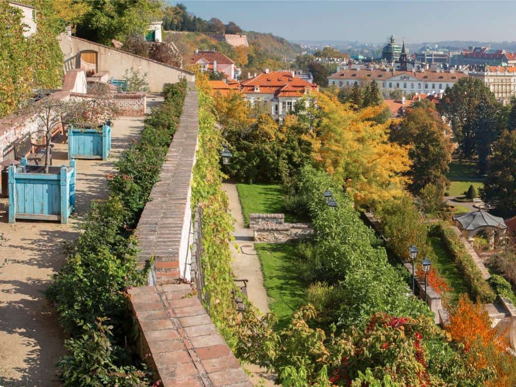 Zahrady pod Pražským hradem výhled Malá Strana co navštívit