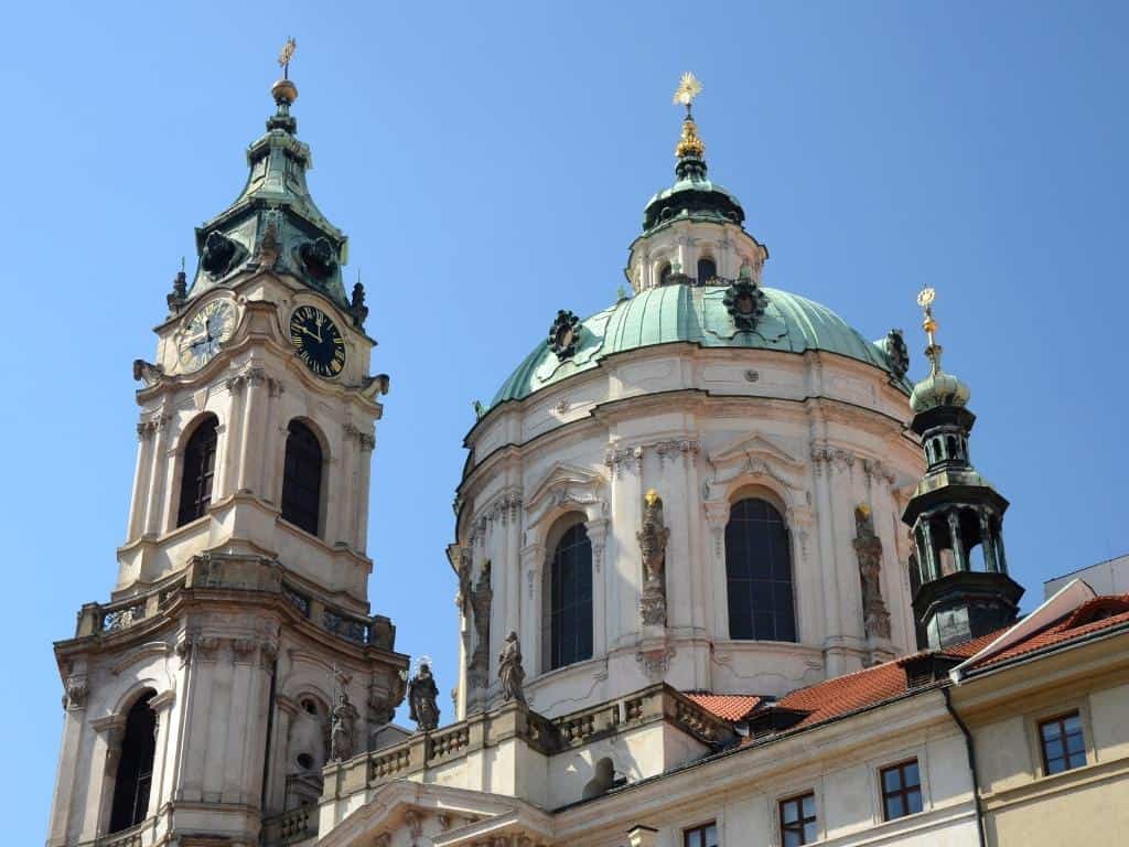 zvonice u kostela sv. Mikuláše v Praze na Malé Straně
