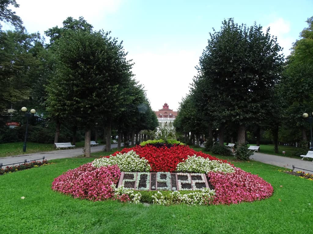 Smetanas Gärten in der Nähe des Elisabethbades / Sehenswürdigkeiten in Karlovy Vary
