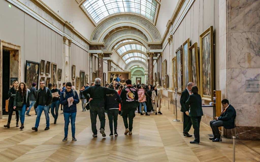 Das Louvre-Museum in Paris  