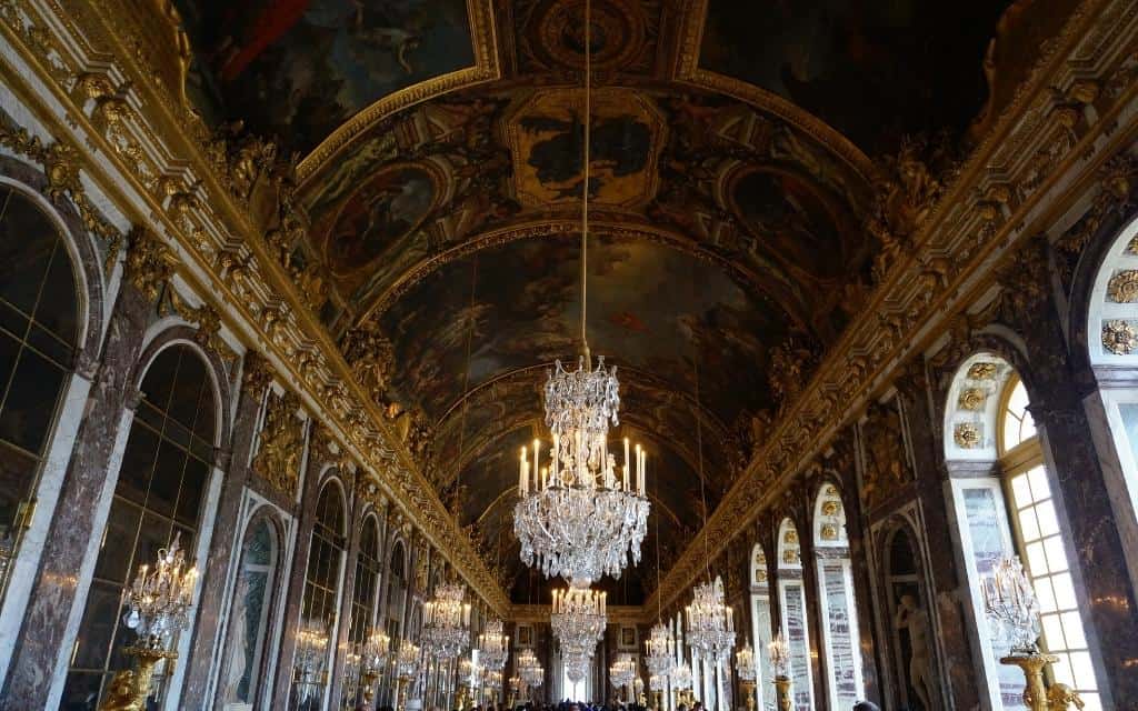 Spiegelsaal des Schlosses von Versailles / Sehenswertes in Paris  