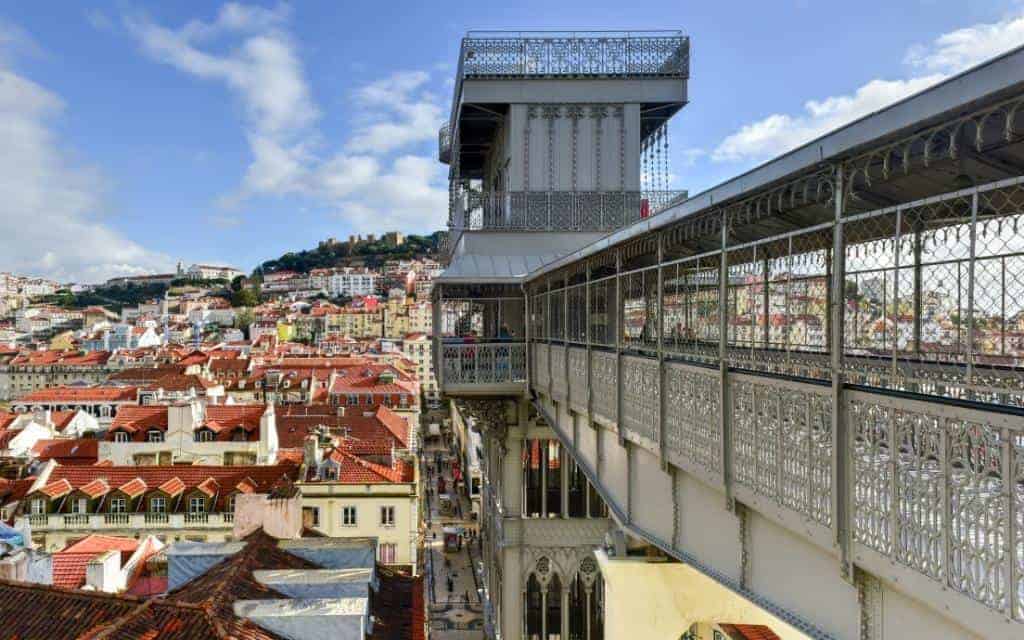 wie man in Lissabon sparen kann / Aufzug Santa Justa
