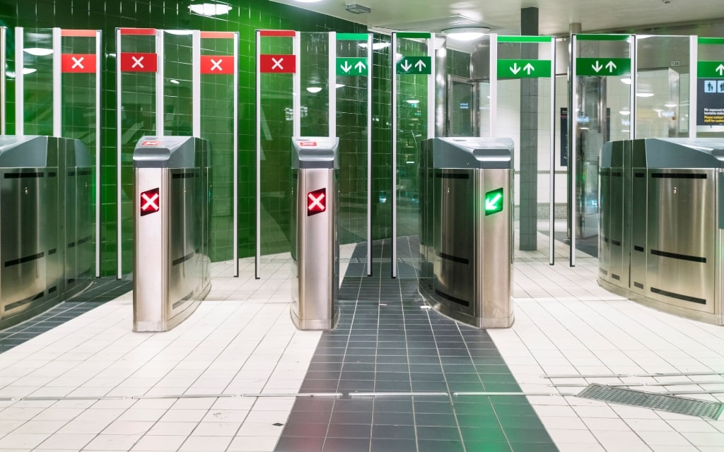 Turnikety v metru ve Stockholmu