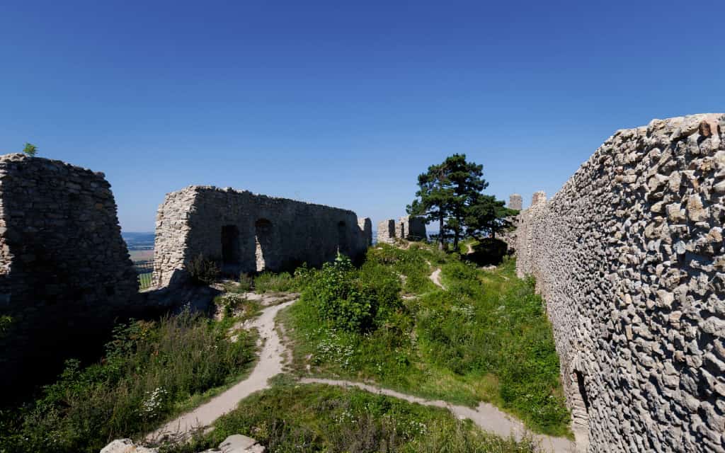 zřícenina hradu Starý Jičín