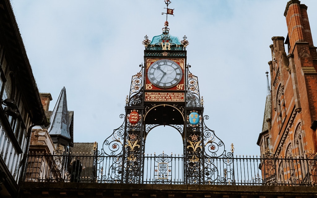 Chester - Hodinová věž na Eastgate Street / co navštívit v Anglii