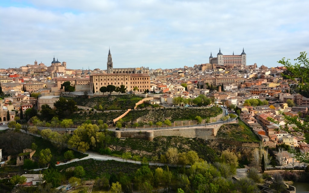 Toledo z vyhlídky Mirador del Valle / nejkrásnější města ve Španělsku
