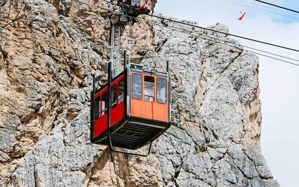 Lagazuoi cable car / Dolomites excursions / Dolomites hiking trails