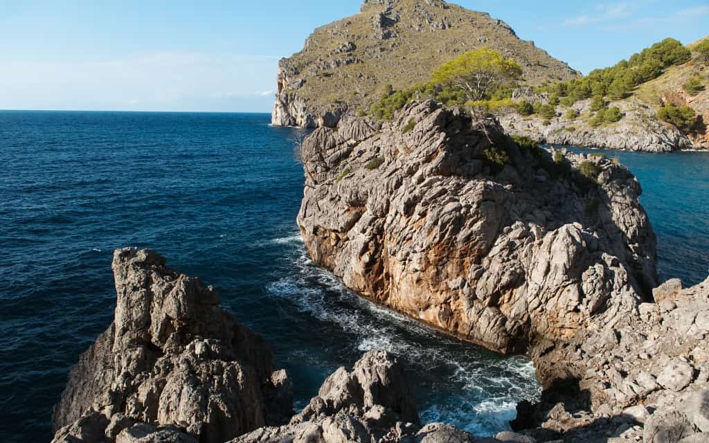 Sa Calobra - view of the rocks and cliffs