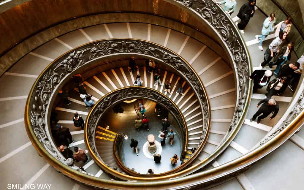 Vatikánská muzea schodiště Bramante