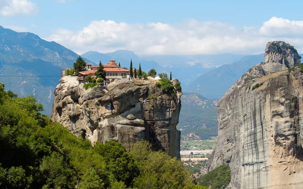 Meteora Greece / the most beautiful places in Greece