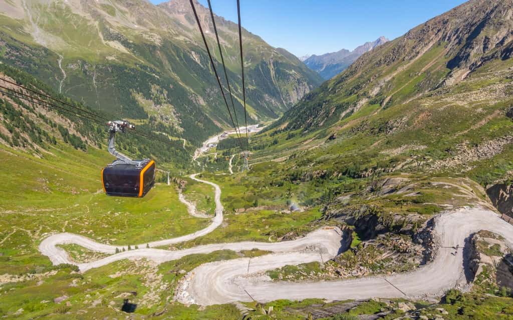 The cable car to the Top of Tyrol, where to go in the Austrian Alps