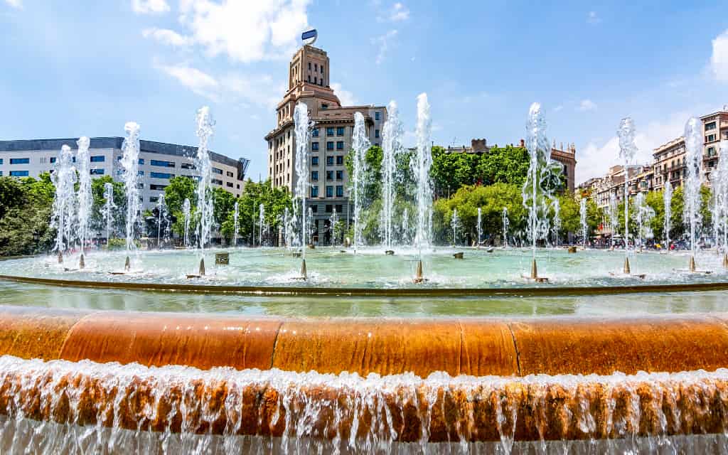 Katalánské náměstí / co navštívit v Barceloně