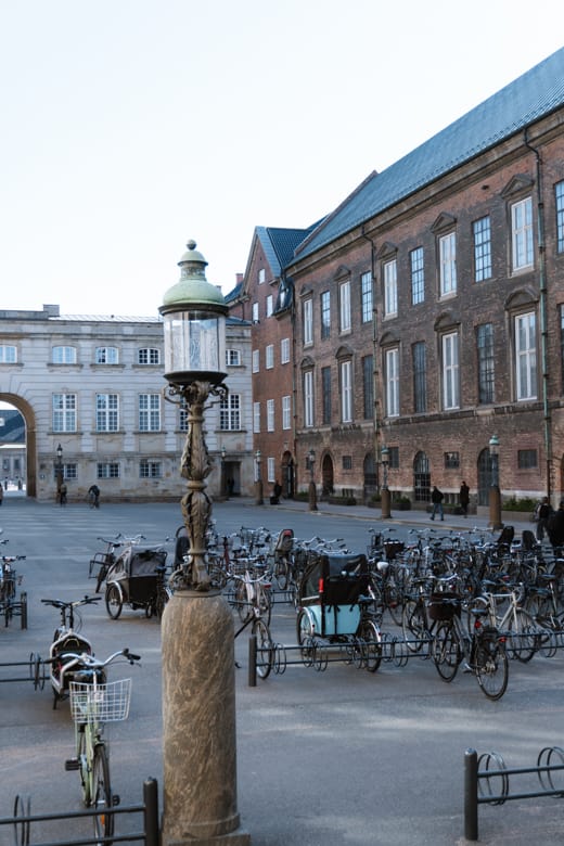 Stojany na kola u Christiansborg