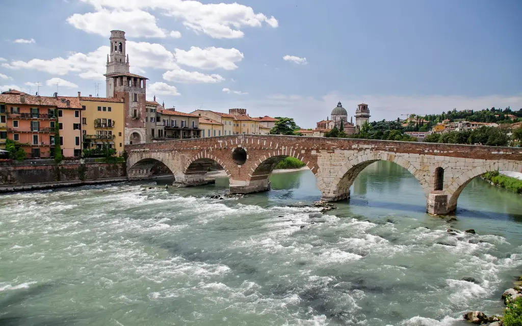 Ponte Pietra, Verona / výlety v okolí Lago di Garda