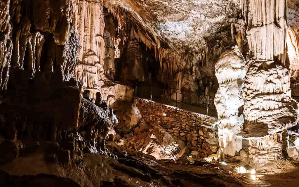 Postojnské jeskyně / co navštívit ve Slovinsku