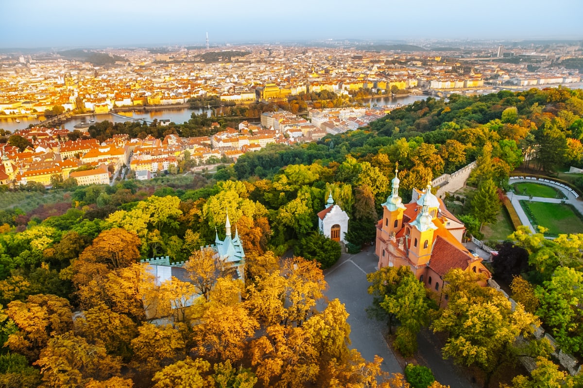 výhled z Petřínské rozhledny Praha