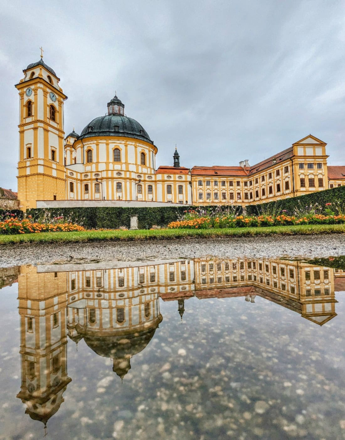 co navštívit na Vysočině - Jaroměřice nad Rokytnou zámek a kostel svaté Markéty po levé straně