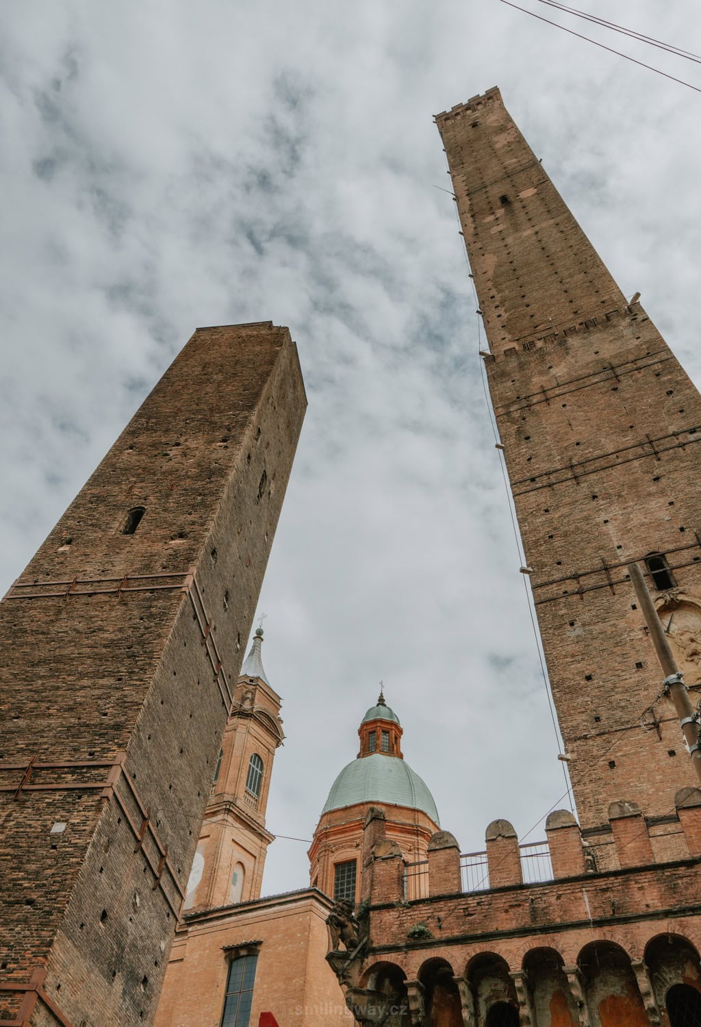 bologna itálie / co navštívit v bologni le due torri asinelli