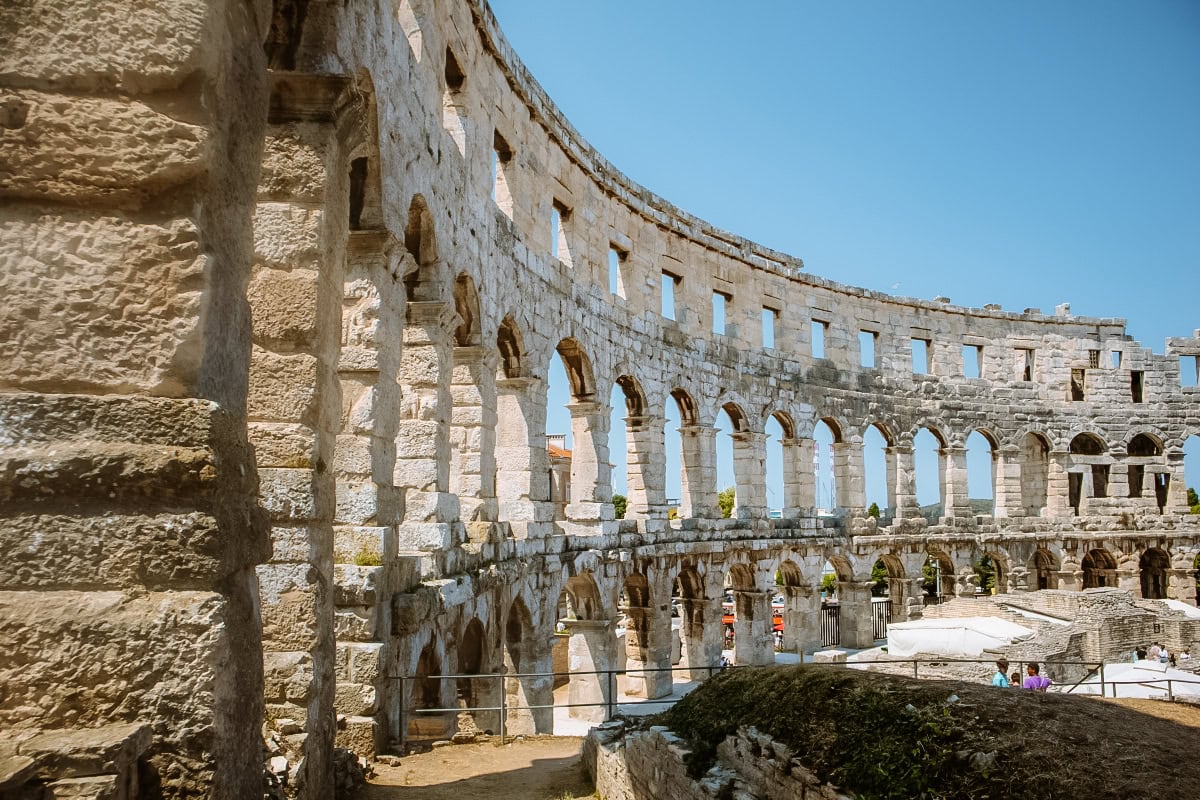 Pula aréna co navštívit na Istrii