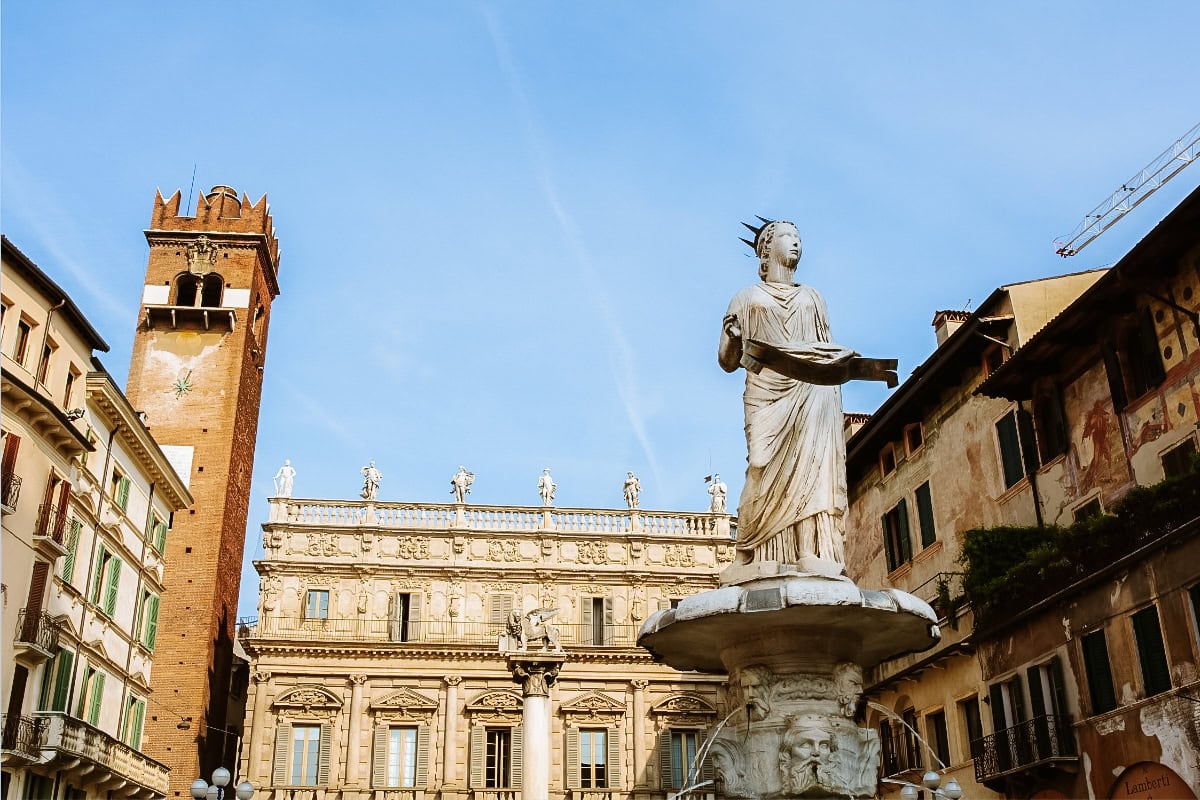 Piazza Erbe Verona