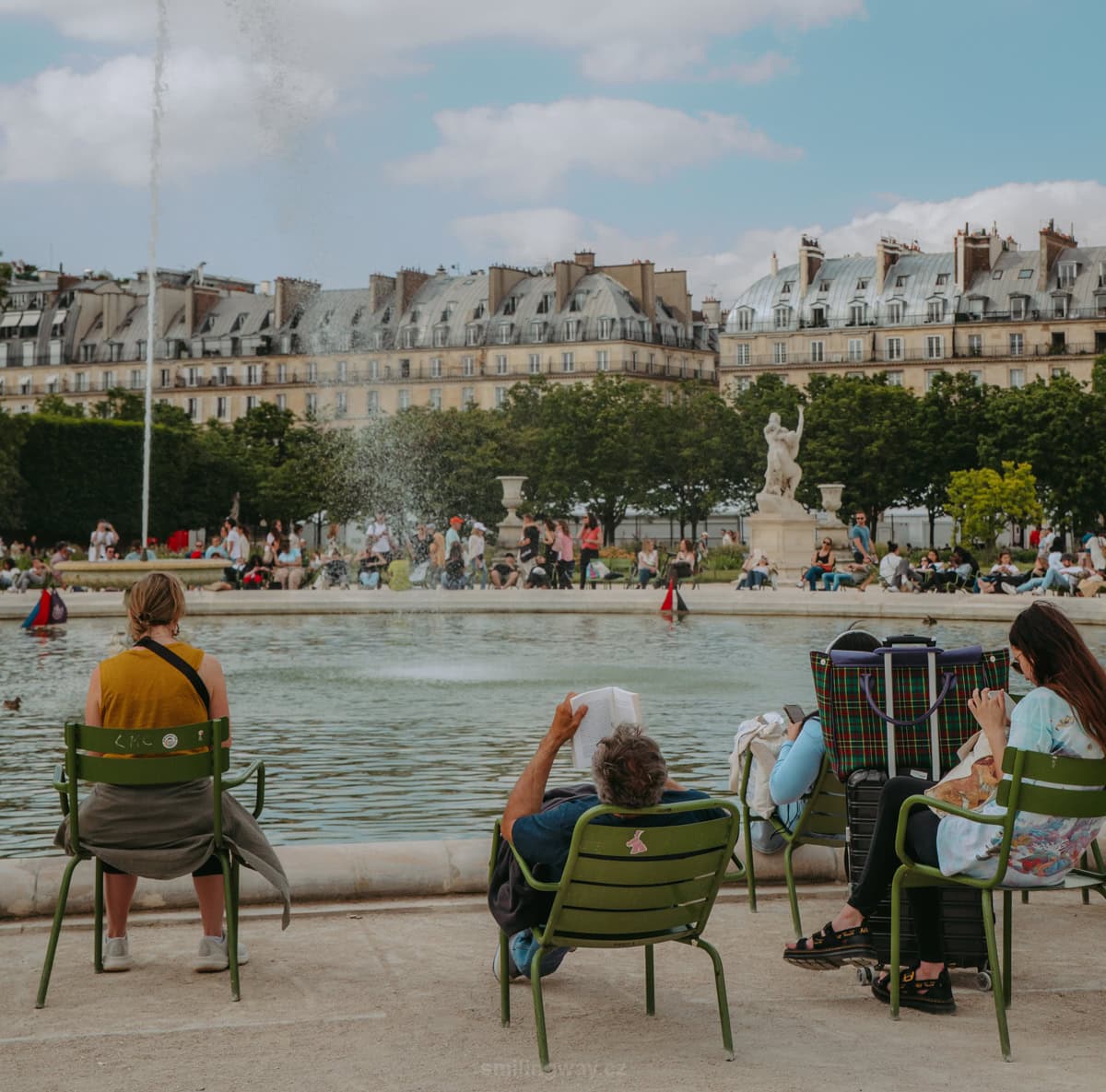 Tuilerijské zahrady u muzea louvre v Paříži