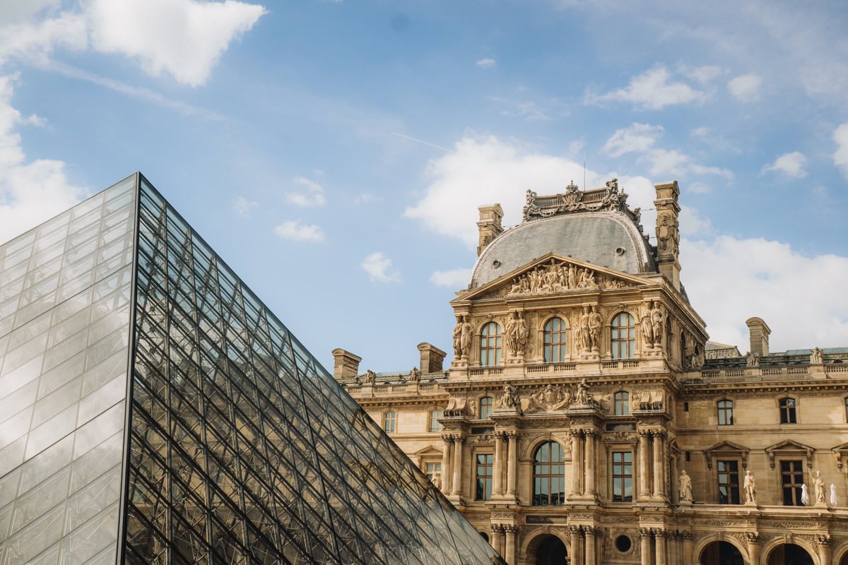 Louvre v Paříži