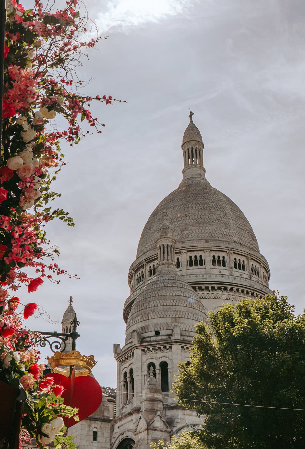 Montmartre a bazilika Sacré-Coeur v Paříži