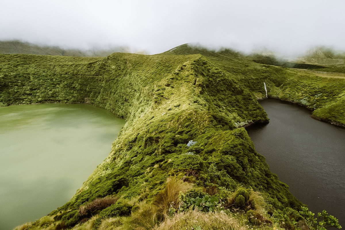 Miradouro da Caldeira Negra e da Caldeira Comprida Miradouro da Caldeira Negra e da Caldeira Comprida