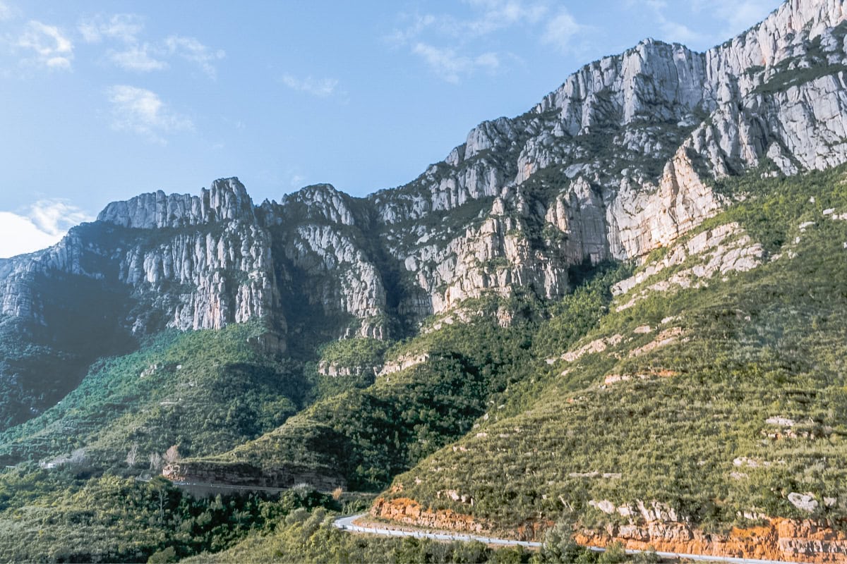 Lanovka na Montserrat výhled z lanovky na Montserrat