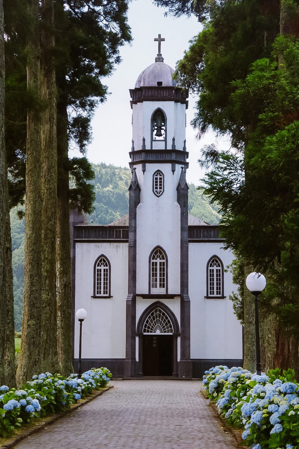 Půjčení a řízení auta na Azorech