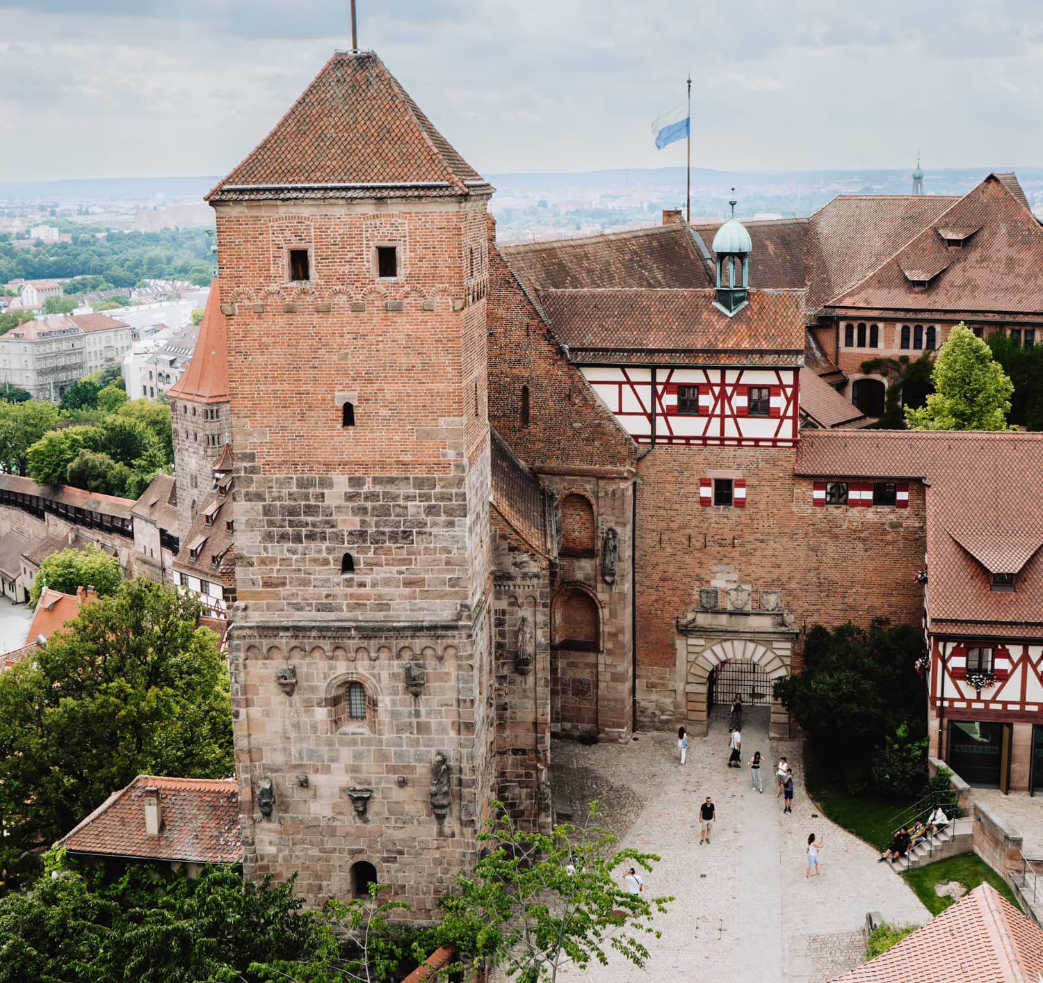 Pohled na Císařský hrad z věže