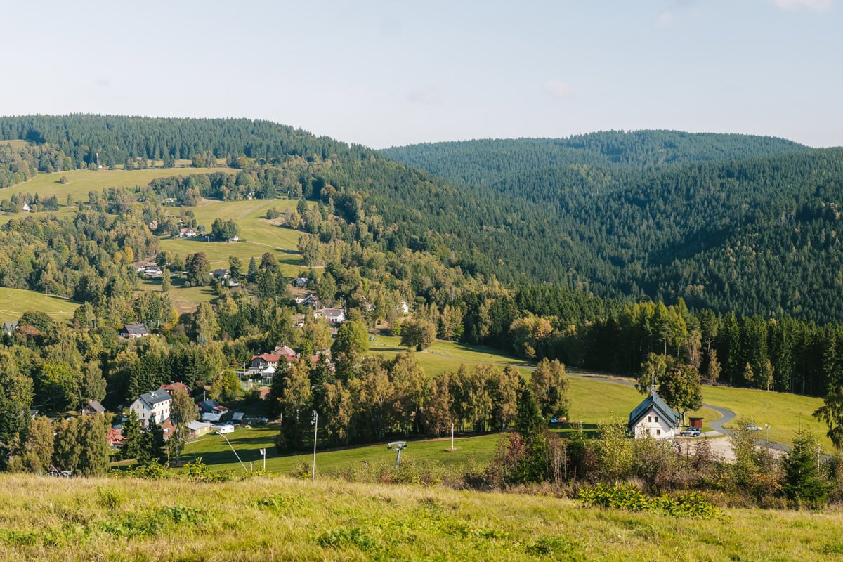 Výhled z Olověného vrchu v Bublavě (Krušné hory)