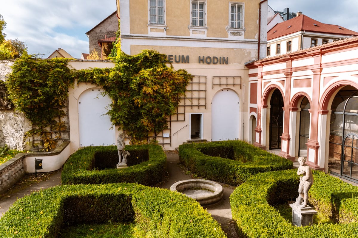 Park u zámku v Klášterci nad Ohří